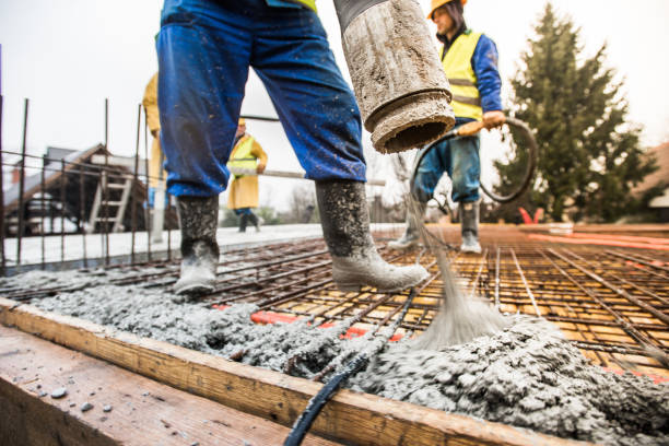 Best Concrete Walkway Installation  in Lemoore, CA